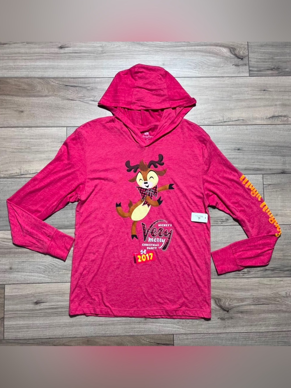 Disney Parks Unisex 2017 Very Merry Christmas Party Pullover Hoodie Red Medium